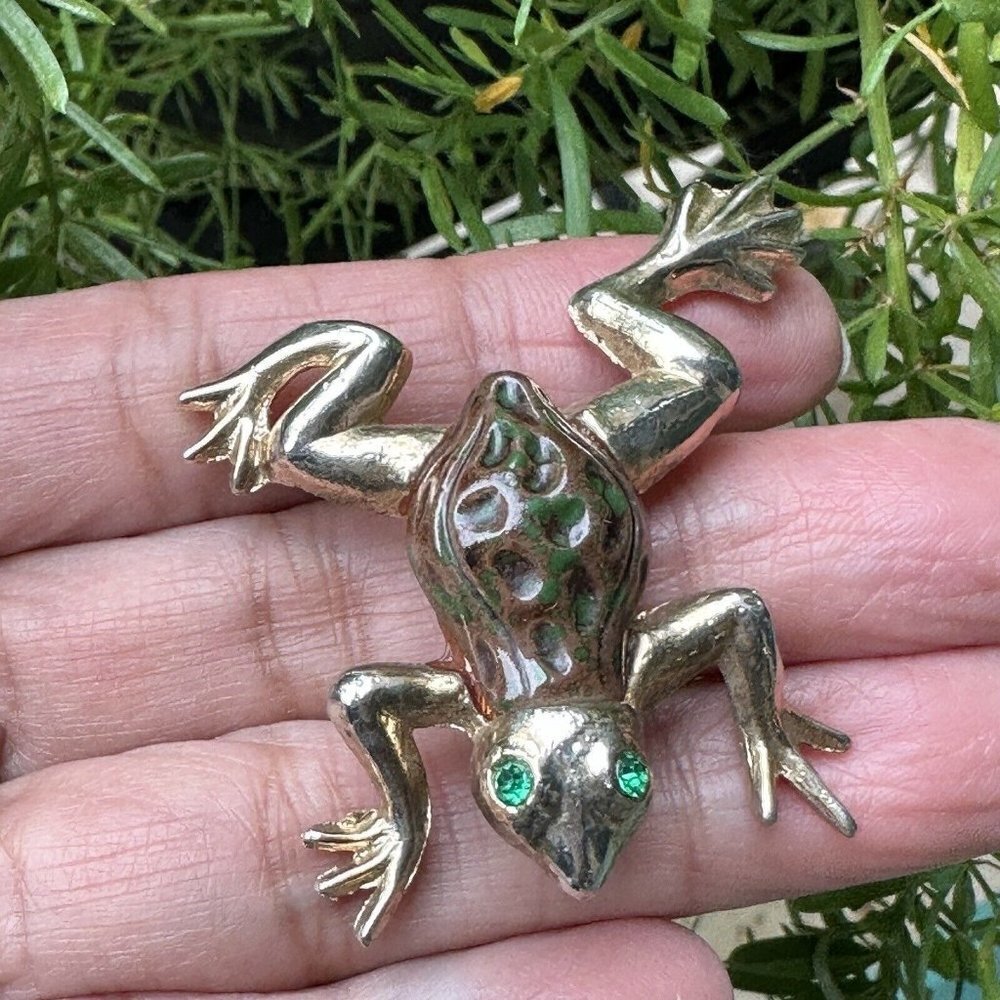 VTG Artisan Frog Brooch Pin 2 Inch Gold Tone Pave Green Crystal Eyes Handpainted
